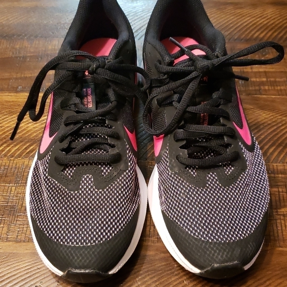 NIKE Girls' Downshifter Sneaker